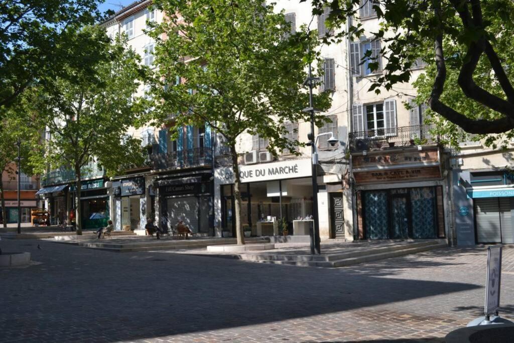 Appartement 50m2 centre marché wifi tribunal Draguignan Esterno foto